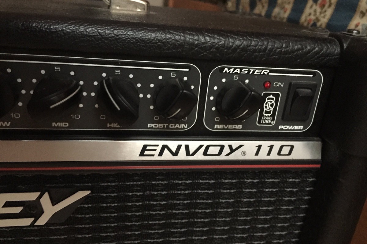 Peavey Envoy 110 Red Stripe (40W) Web4Music EN